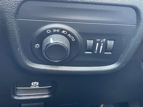 Used 2023 Jeep Grand Cherokee Altitude image 14