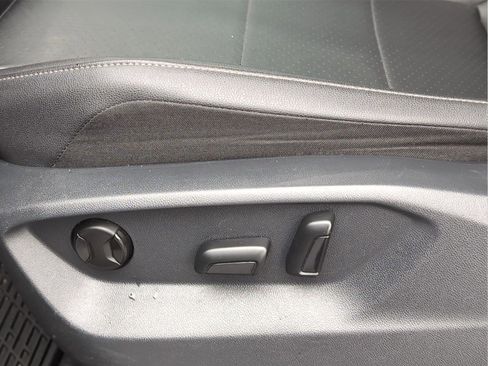 Used 2020 Volkswagen Tiguan SEL image 17