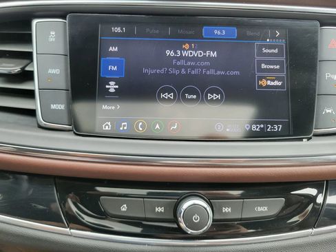 Used 2021 Buick Enclave Avenir w/ Avenir Technology Package image 29