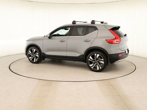 Used 2024 Volvo XC40 B5 Ultimate w/ Protection Package Premier AWD/4WD image 3