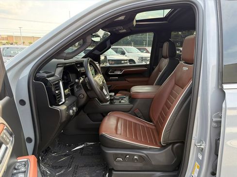 Used 2025 GMC Sierra 1500 Denali Ultimate AWD/4WD image 11