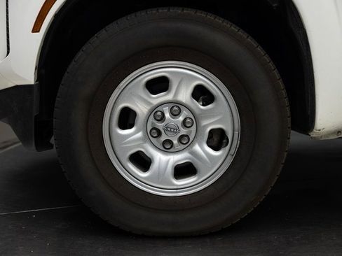 Used 2019 Nissan Frontier SV image 6