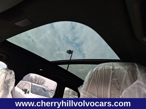 New 2026 Volvo XC60 B5 Plus w/ Protection Package Premier image 9