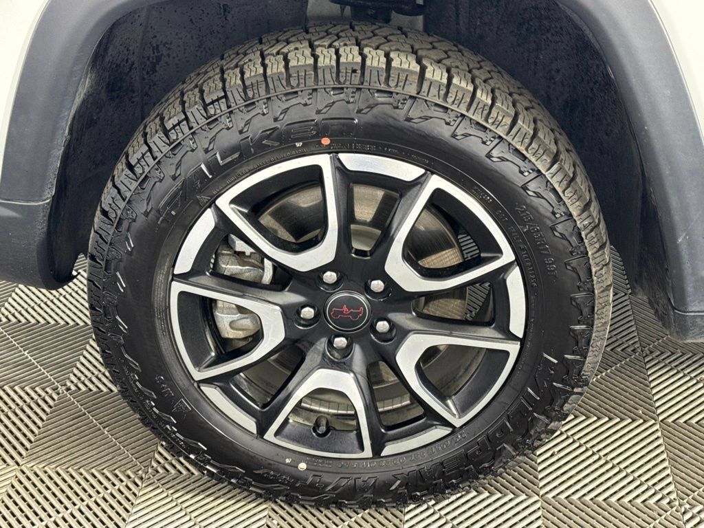 Certified 2025 Jeep Compass Trailhawk AWD/4WD image 17