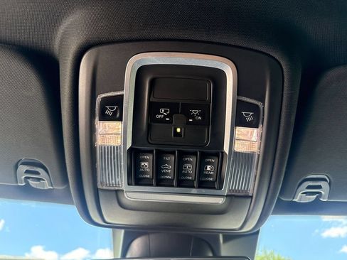 Used 2021 RAM 1500 Big Horn AWD/4WD image 25