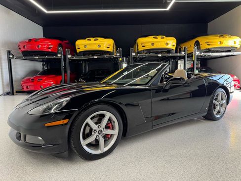 Used 2006 Chevrolet Corvette Convertible w/ Preferred Equipment Group RWD image 6