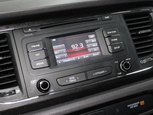Used 2016 Kia Sedona LX w/ Option Group 020 FWD image 14