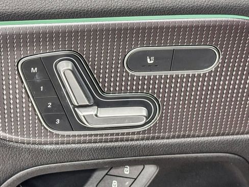 Used 2023 Mercedes-Benz GLB 250 image 20