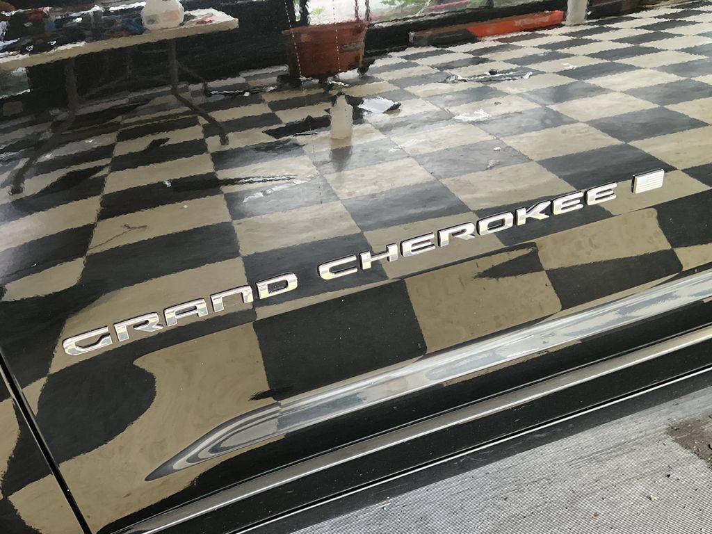 Used 2023 Jeep Grand Cherokee Overland AWD/4WD image 6