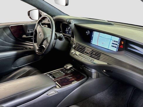 Used 2018 Lexus LS 500 AWD w/ Luxury Package image 34