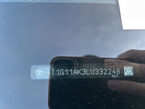 Used 2020 Toyota Camry SE image 12