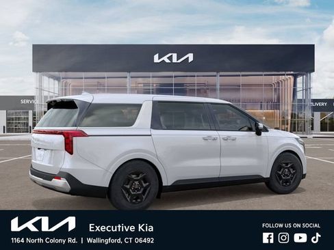 New 2026 Kia Carnival FWD image 6