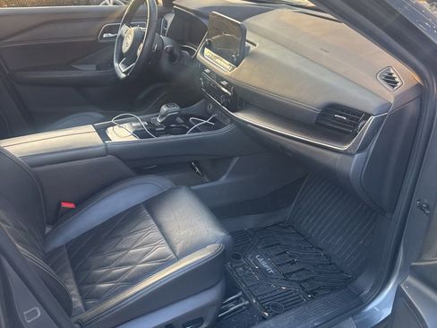 Used 2021 Nissan Rogue Platinum image 12