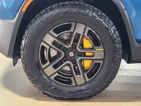 Used 2023 Rivian R1S Adventure AWD/4WD image 23