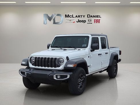 New 2025 Jeep Gladiator Sport image 2