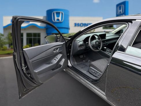 Used 2024 Honda Accord EX image 11