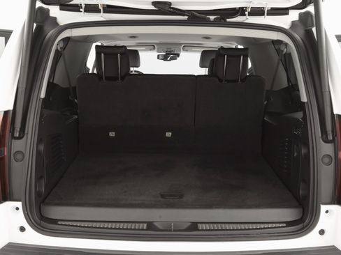 Used 2020 Chevrolet Suburban Premier image 25