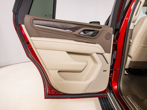 Used 2023 GMC Yukon Denali w/ Denali Reserve Package image 21