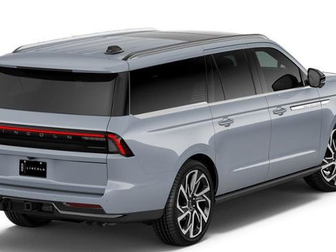 New 2026 Lincoln Navigator L Reserve AWD/4WD image 26