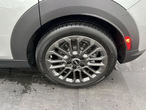 Certified 2025 MINI Cooper S image 13