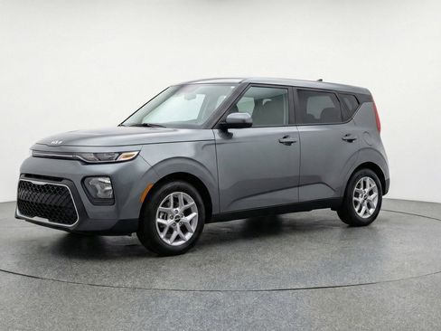 Used 2025 Kia Soul LX w/ LX Technology Package image 3