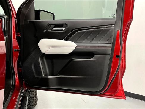 Used 2023 GMC Canyon AT4X image 23