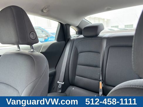 Used 2025 Chevrolet Malibu LT FWD image 16