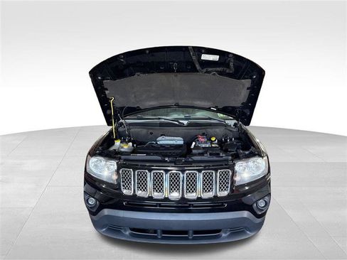 Used 2014 Jeep Compass Latitude w/ Sun/Sound Group AWD/4WD image 11