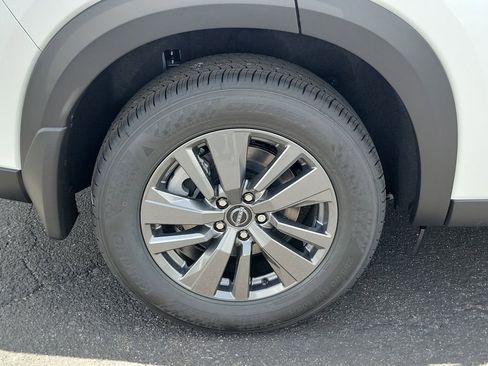New 2026 Nissan Pathfinder SV FWD image 4