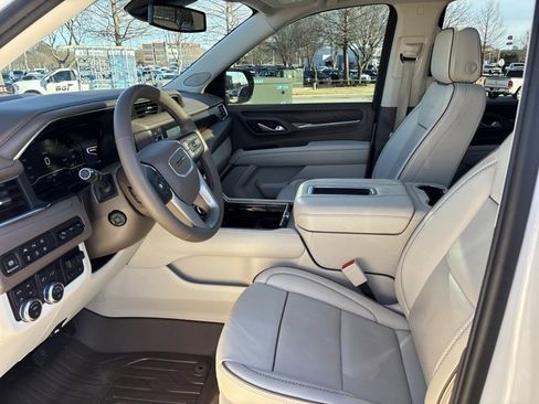 Used 2024 GMC Yukon Denali w/ Max Trailering Package image 18