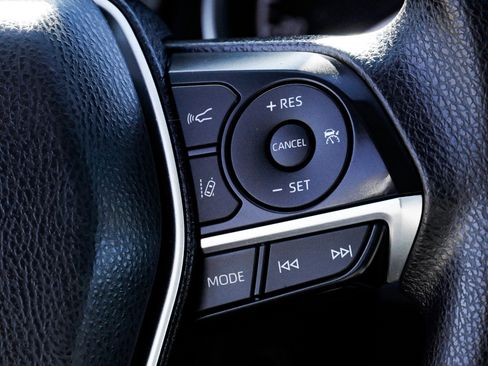Certified 2023 Toyota Camry LE FWD image 32