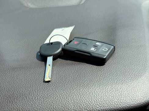Used 2015 GMC Canyon SLT AWD/4WD image 30