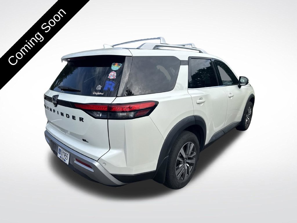 Used 2022 Nissan Pathfinder SL w/ SL Black Package FWD image 4