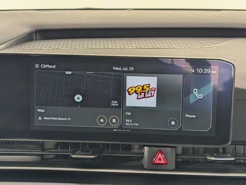 Used 2026 Kia Carnival LX FWD image 17