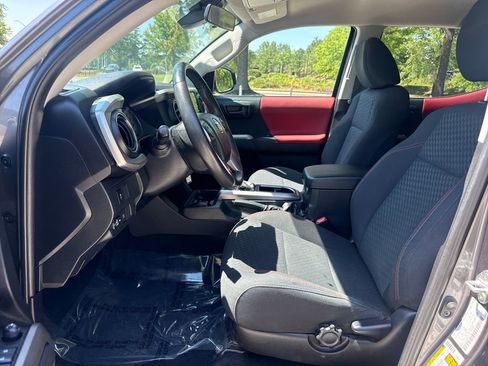 Used 2023 Toyota Tacoma SR5 RWD image 12
