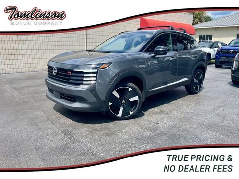 Used 2025 Nissan Kicks SR FWD image 1