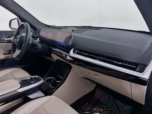 Used 2023 BMW X1 xDrive28i w/ Premium Package image 31