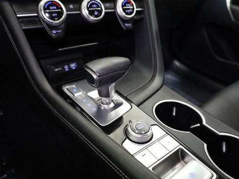 Used 2019 Genesis G70 2.0T Advanced image 26