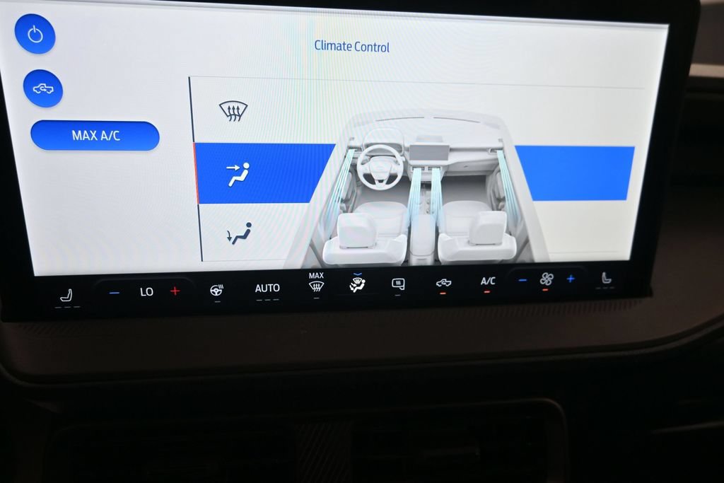Used 2025 Ford Maverick XLT w/ XLT Luxury Package AWD/4WD image 17