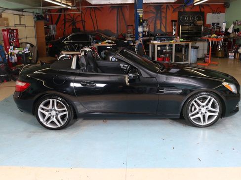 Used 2014 Mercedes-Benz SLK 250 w/ Premium Package image 1