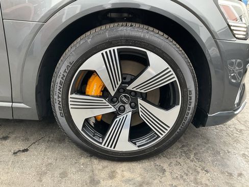 Used 2019 Audi e-tron Prestige w/ Prestige Package image 74