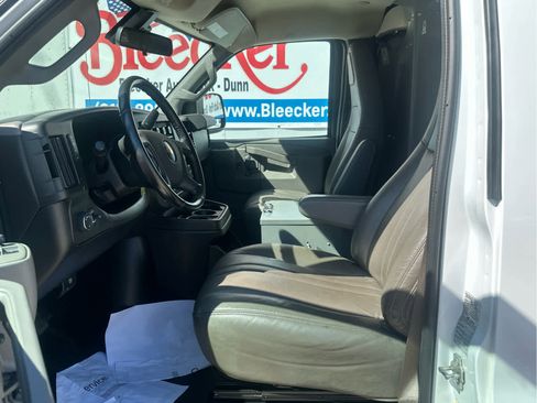 Used 2020 Chevrolet Express 3500 Extended w/ Driver Convenience Package image 23