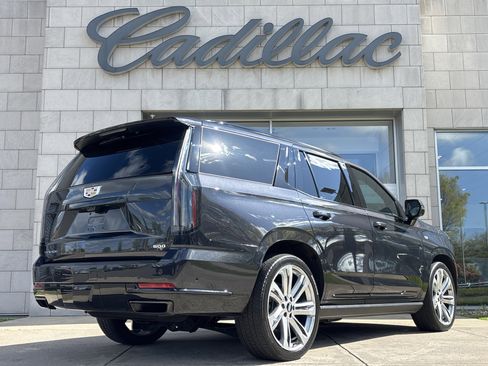 Used 2025 Cadillac Escalade Sport Platinum AWD/4WD image 4