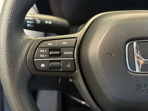 Used 2023 Honda HR-V LX image 11