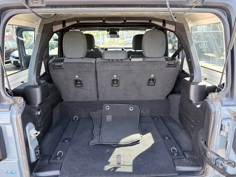Used 2024 Jeep Wrangler Unlimited AWD/4WD image 28