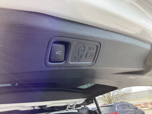 Used 2022 Ford Expedition Limited image 16