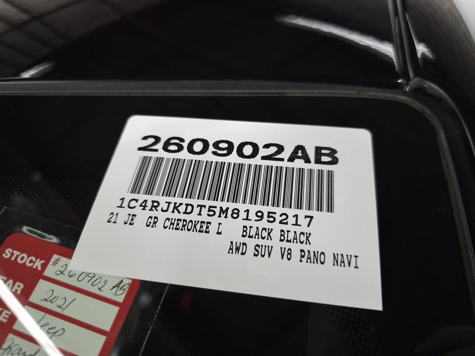 Used 2021 Jeep Grand Cherokee L Overland w/ Luxury Tech Group IV AWD/4WD image 39