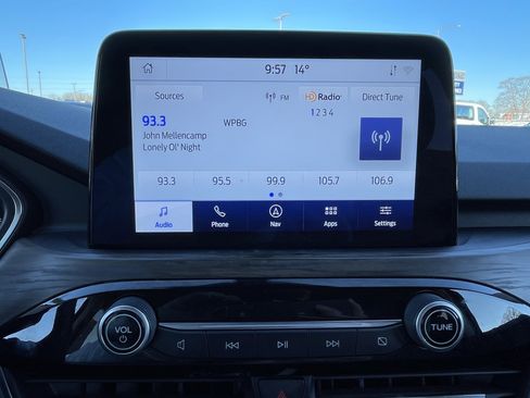 Used 2020 Ford Escape Titanium image 34