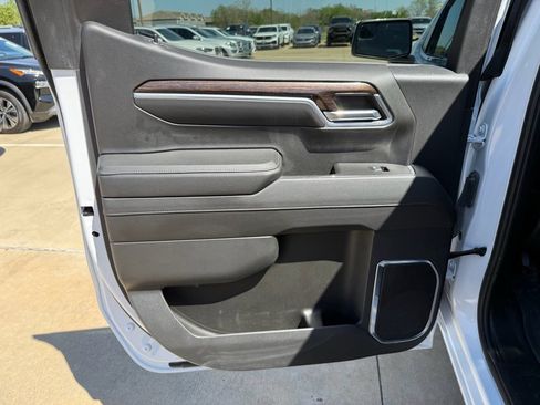 Used 2024 GMC Sierra 1500 SLE image 23