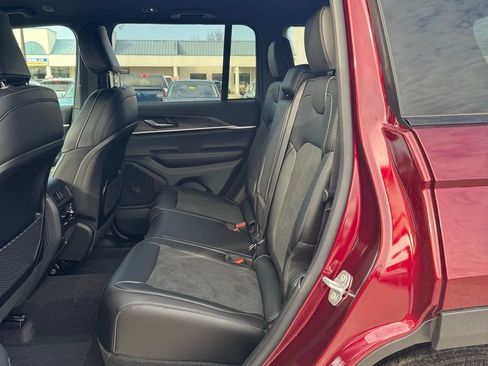 New 2026 Jeep Grand Cherokee Altitude AWD/4WD image 12